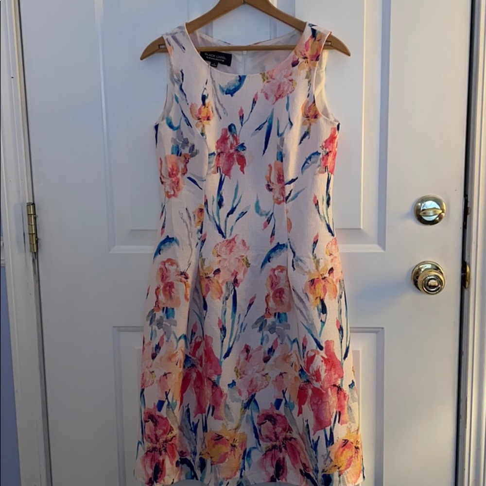 ✨EUC Black Label by Evan-Picone Floral Dress Sz 4